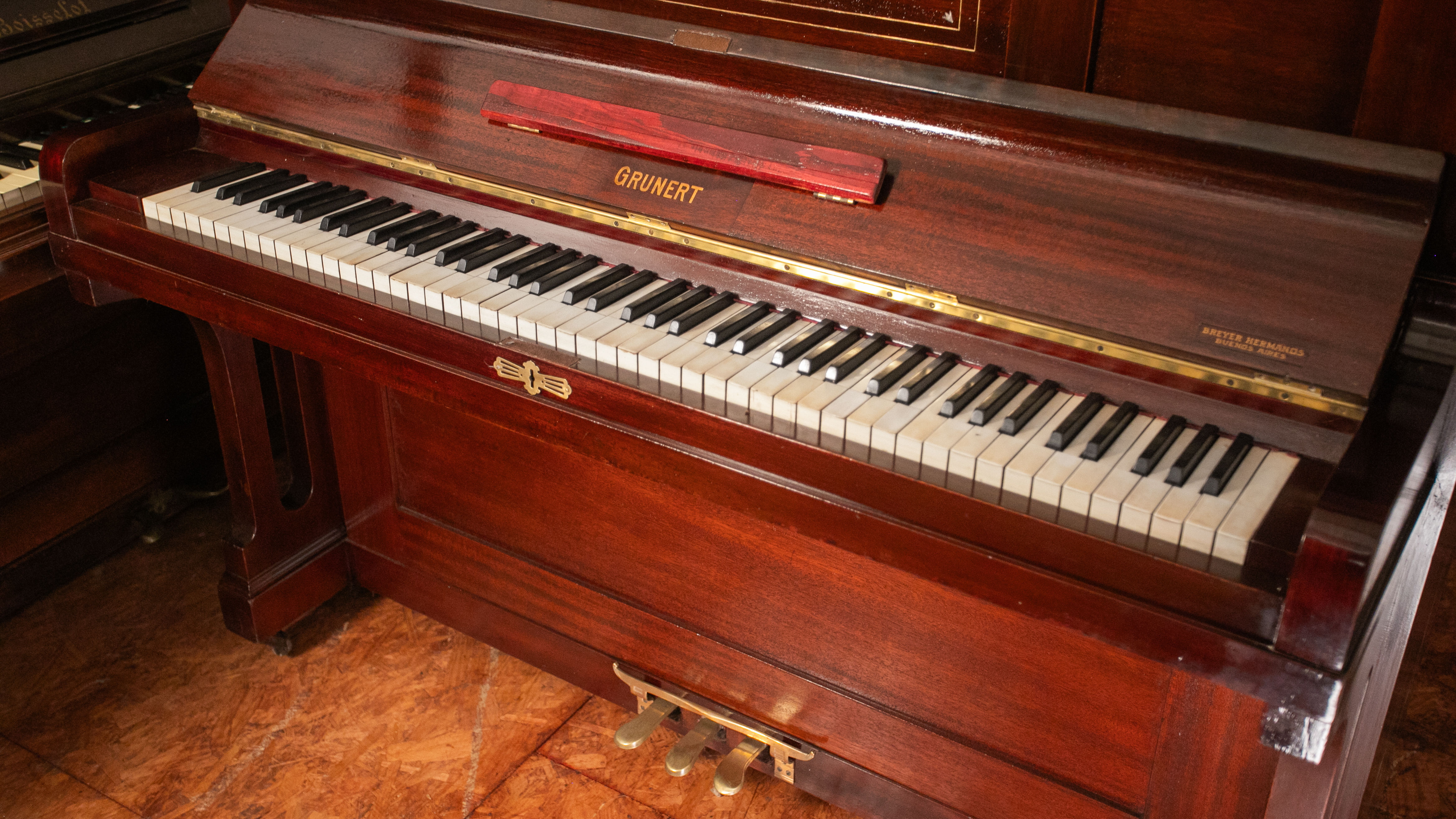 Piano Vertical  Grunert (DISPONIBLE)