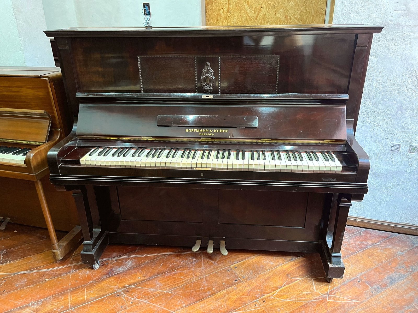 (VENDIDO) Piano vertical Hoffmann & Kuhne alemán