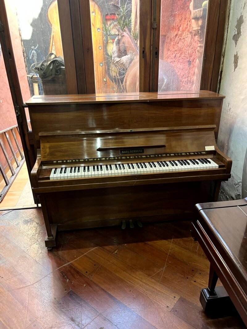 Piano vertical Otto Thein alemán