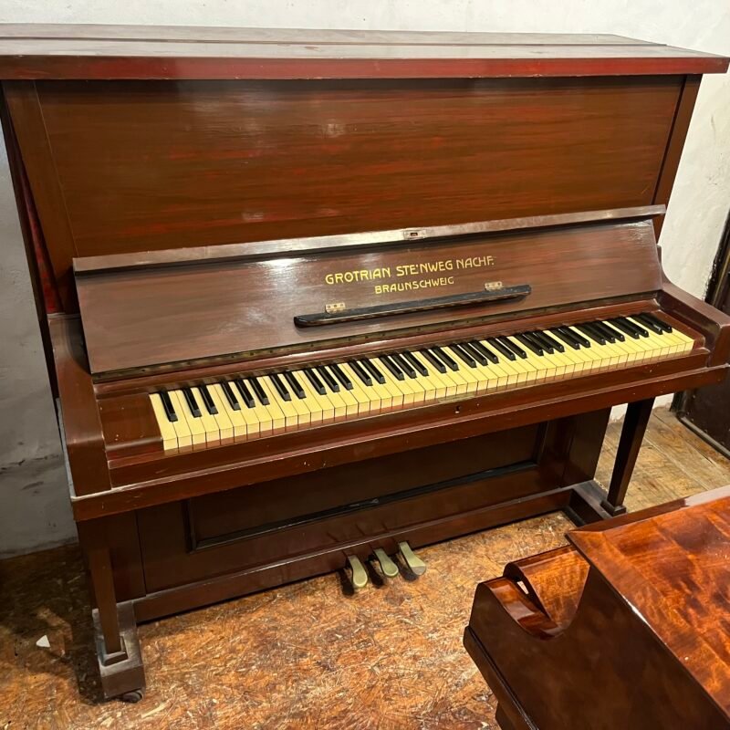 Piano Vertical Grotrian Steinweg Alemán