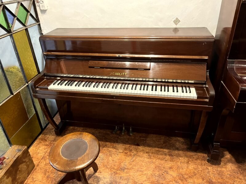 Piano Vertical J. Carlitt – Gran Sonido, Mejor Precio