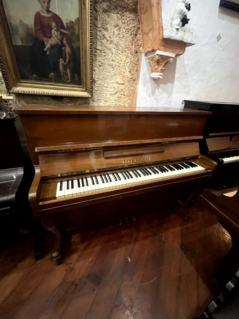 Minipiano vertical Karl Schultz – Moderno, compacto y listo para disfrutar