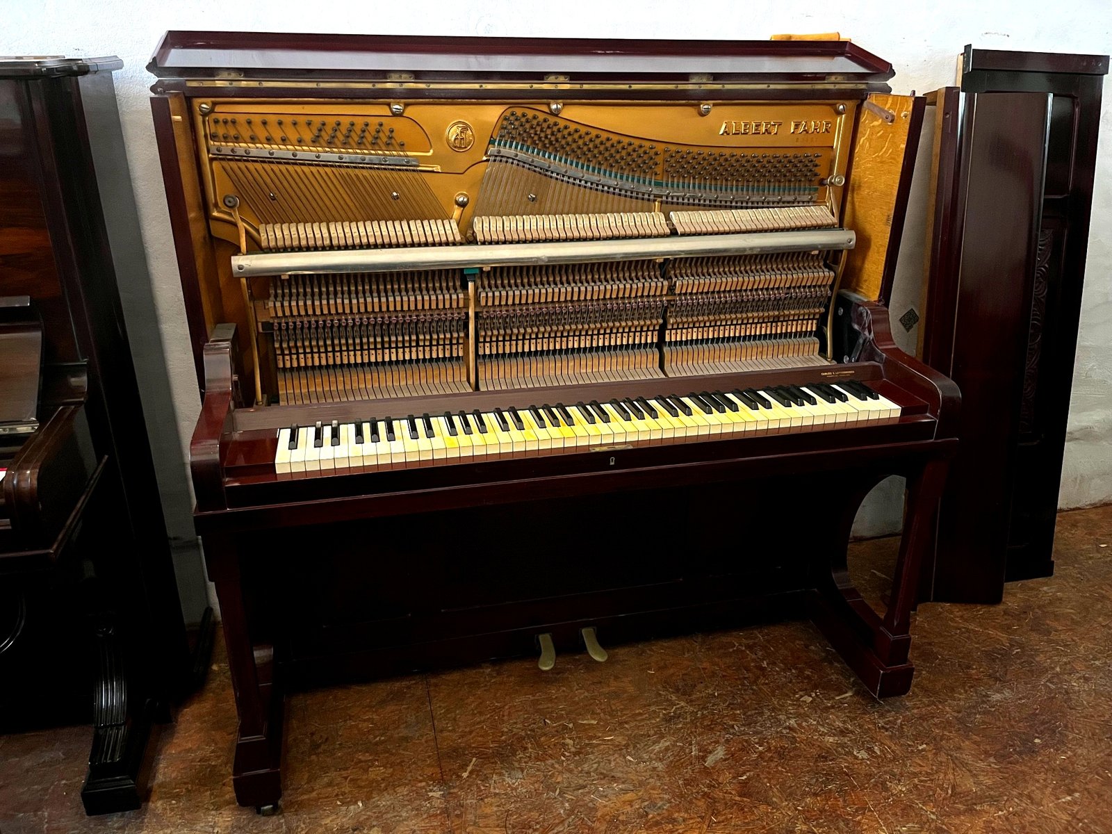 Piano vertical Albert Fahr – Fabricación alemana - Image 3