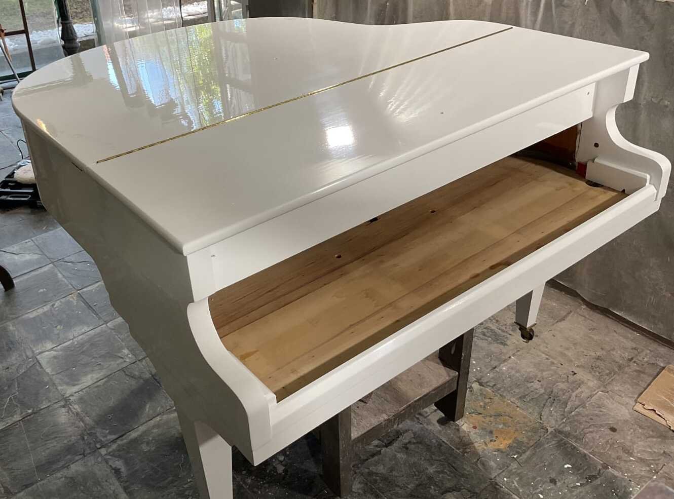 Piano de cola inglés Danemann – Modelo mignon