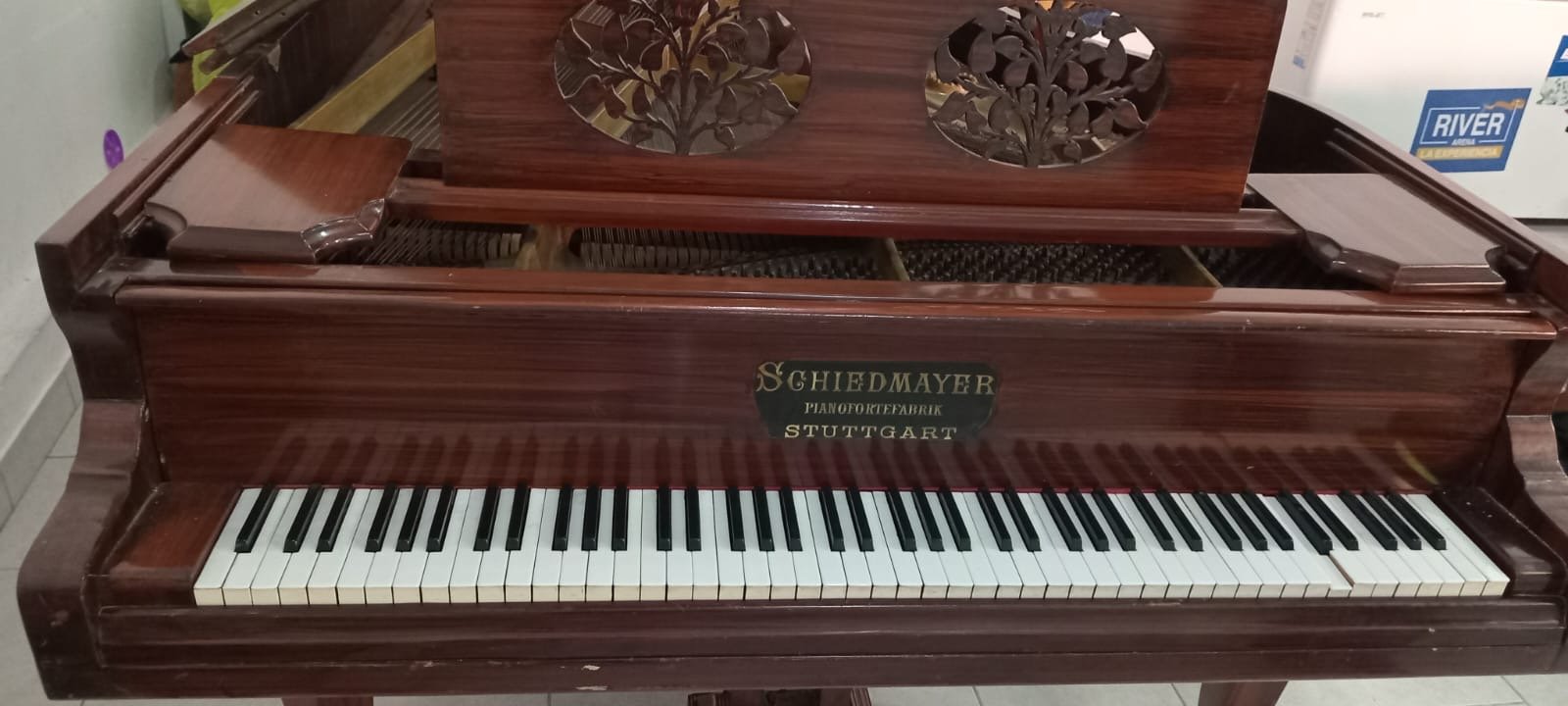 Gran cola Steingraeber & Söhne – En restauración