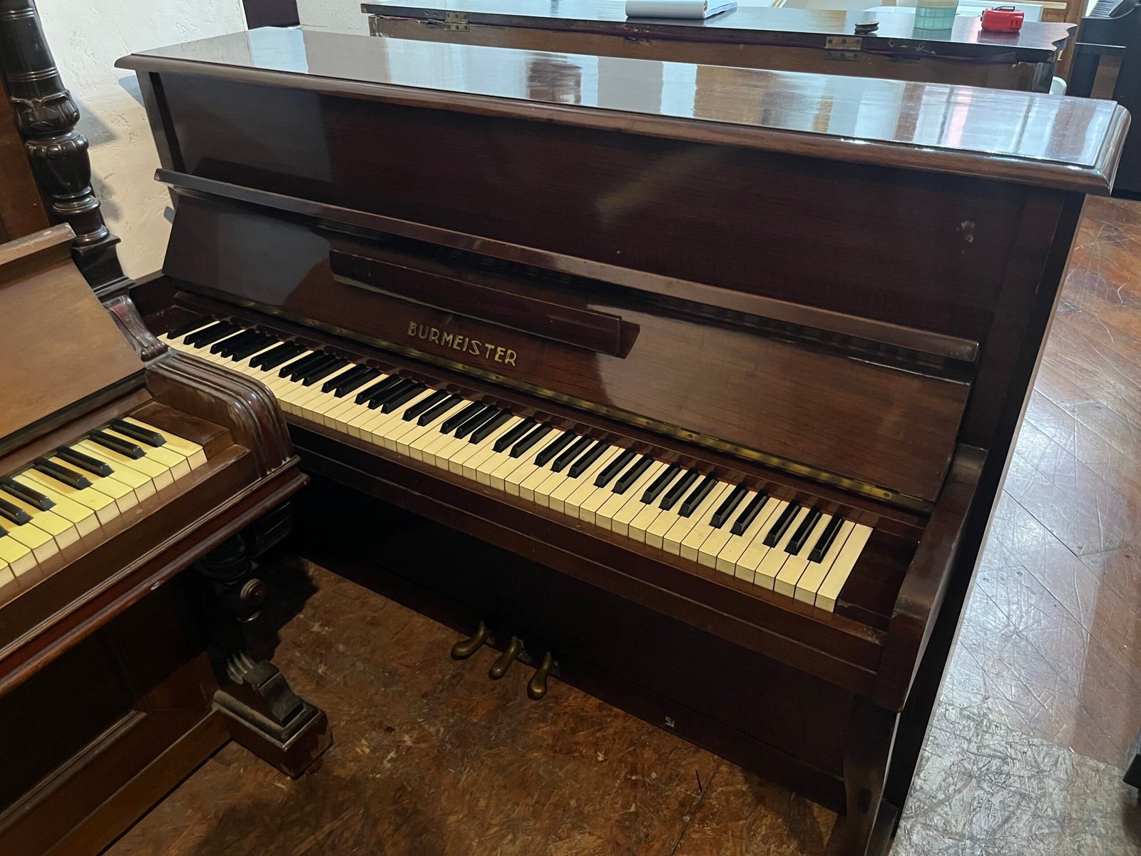 Piano Vertical Burmeister