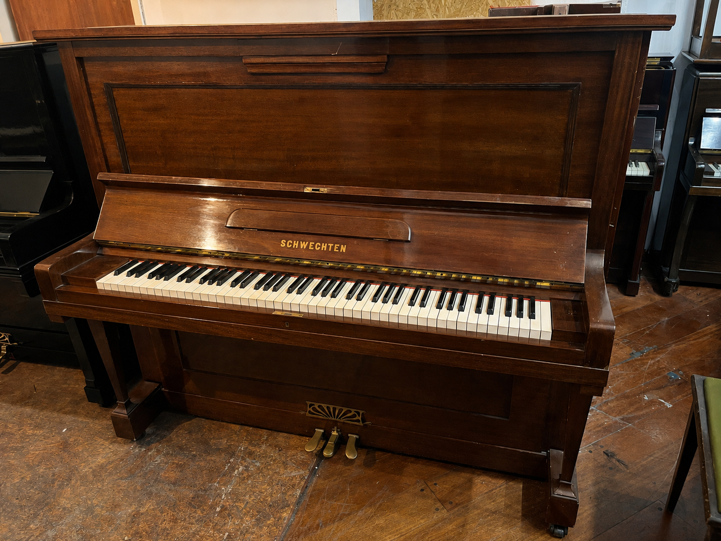 Piano vertical Schwechten alemán