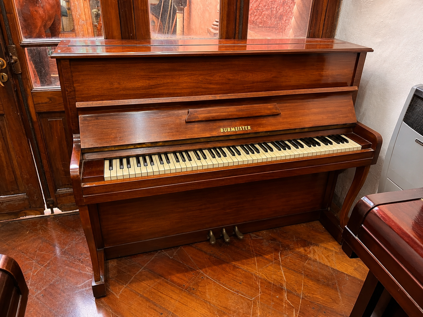 Piano vertical Burmeister