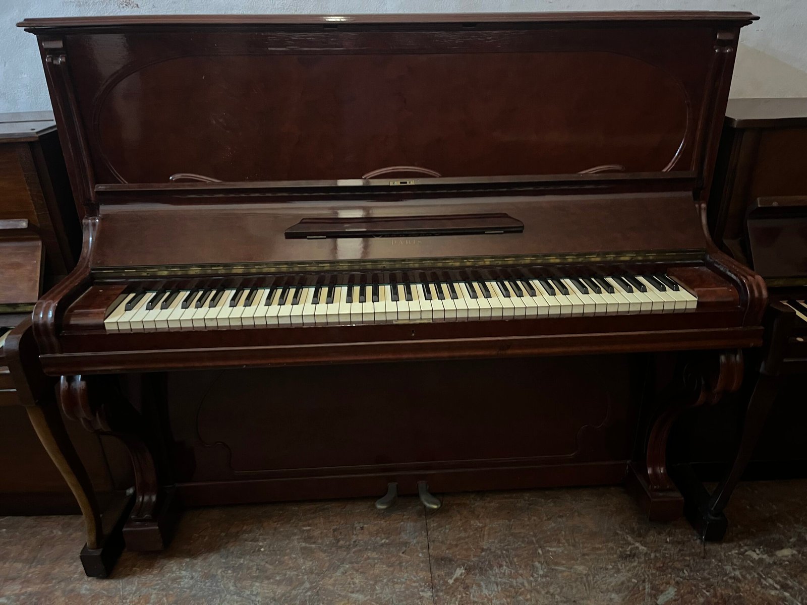 Piano vertical Gaveau francés
