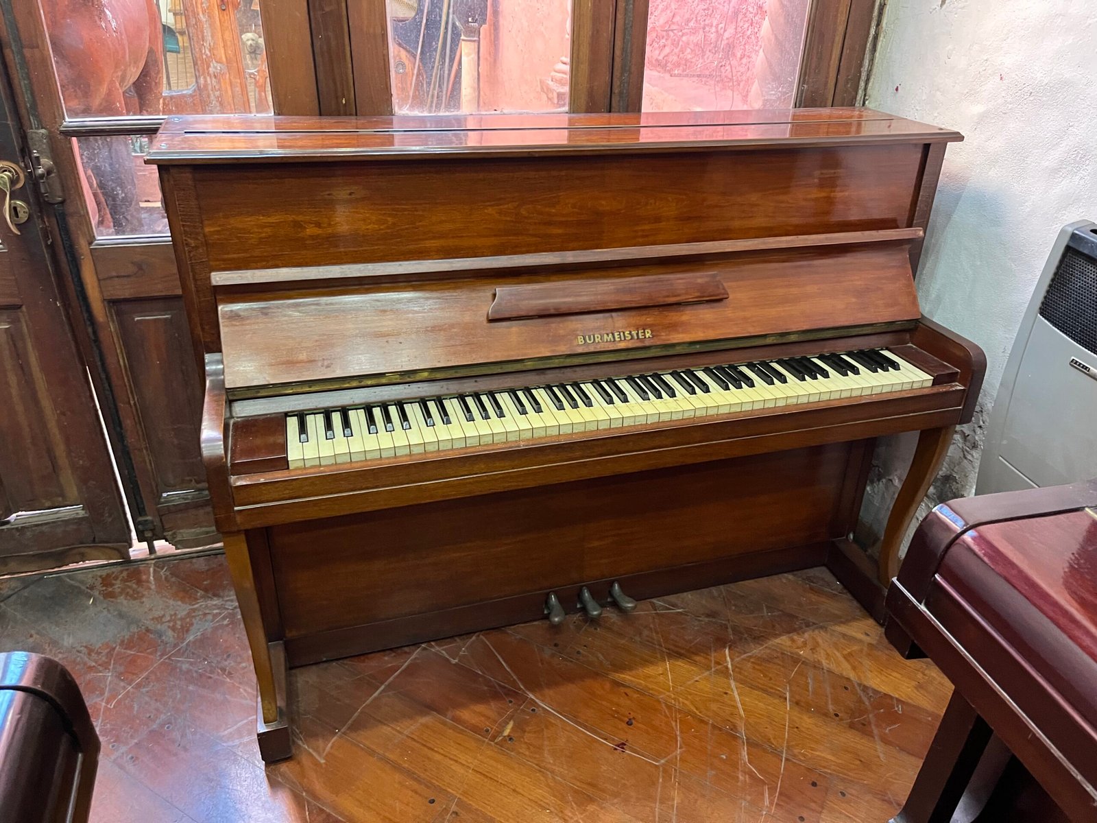 Piano vertical Burmeister