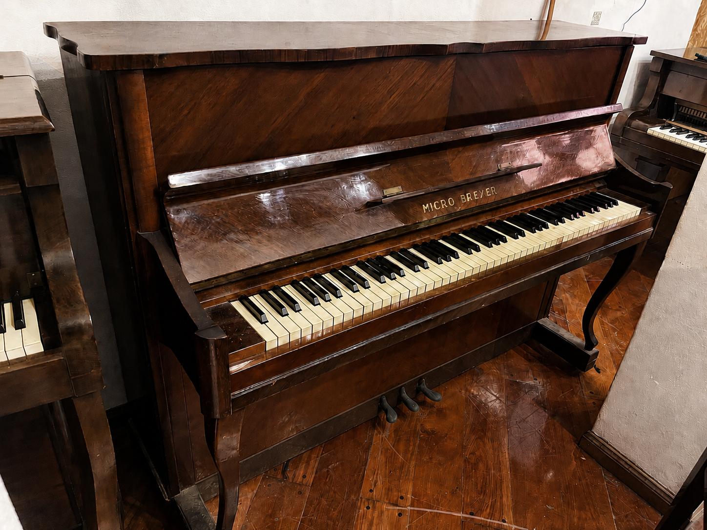 Piano vertical Micro Breyer