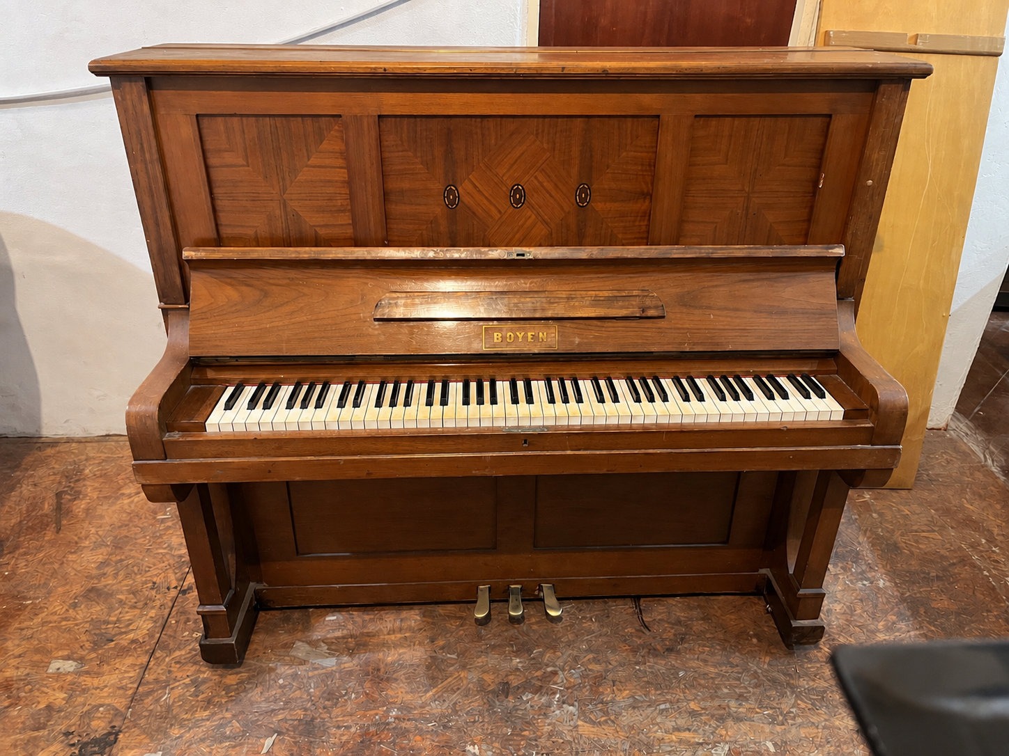 Piano vertical Boyen alemán